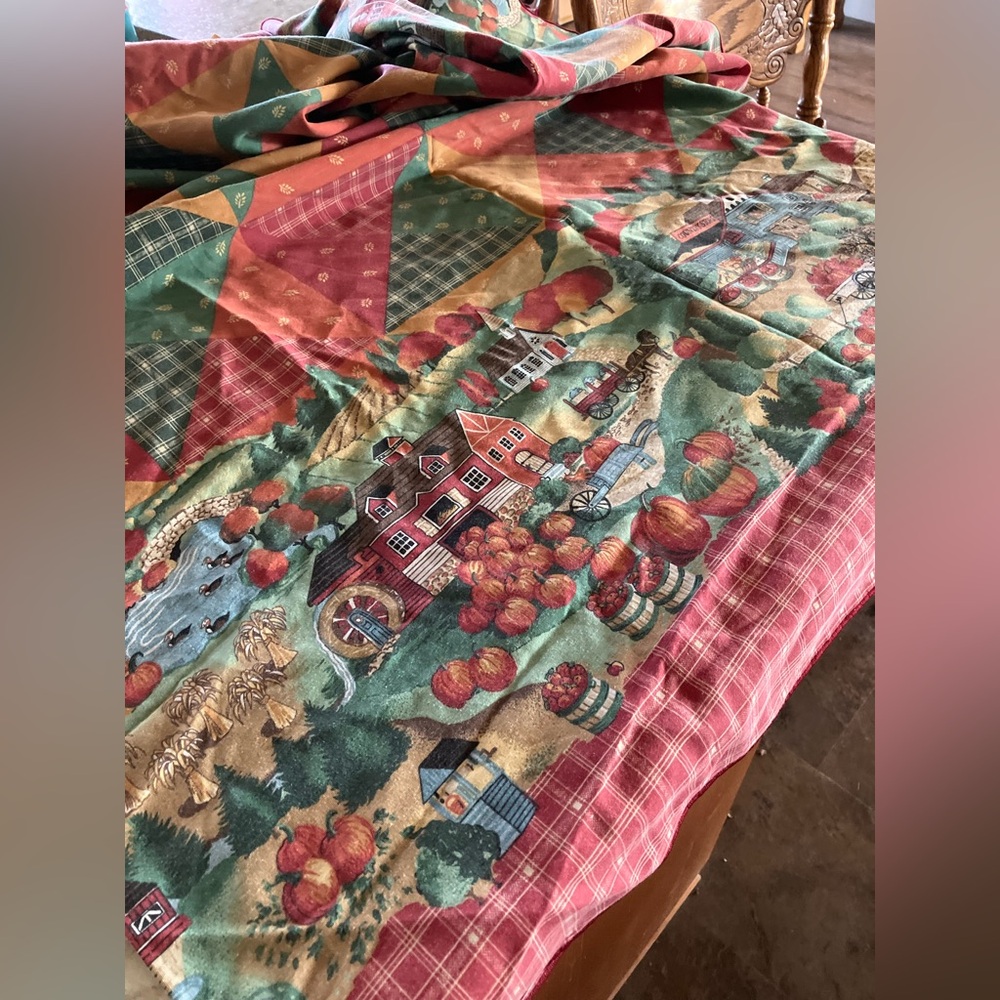 Vintage Patchwork Farmhouse tablecloth